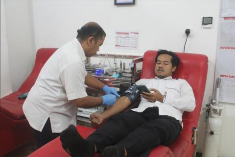 aksi donor darah bawaslu